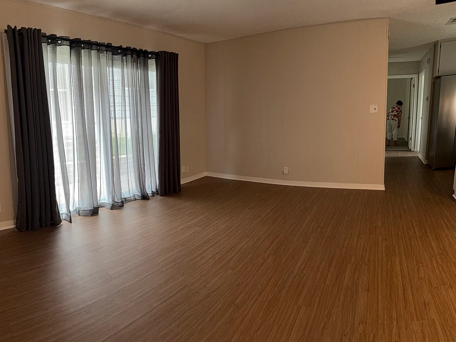 2 bed, 1008 sqft, $1,400 — Photo 2