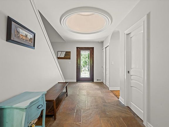 3rd image of 310 Linden Park Pl