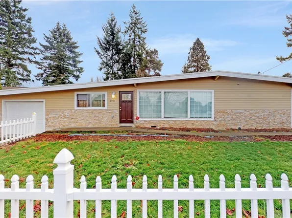 1901 S 259th St, Des Moines, WA 98198