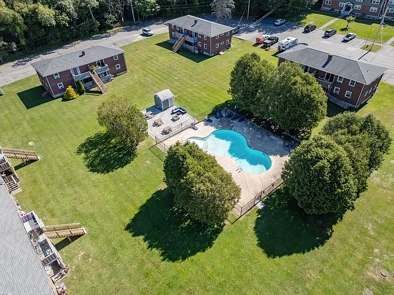1 Manor Dr — Photo 15