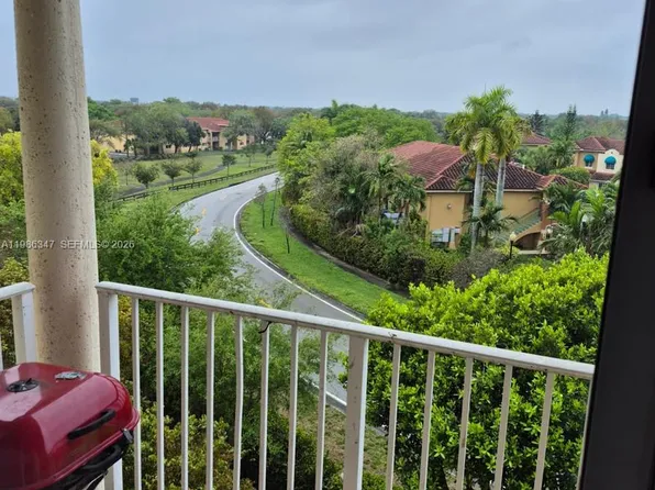 6930 NW 179th St APT 403-8, Hialeah, FL 33015