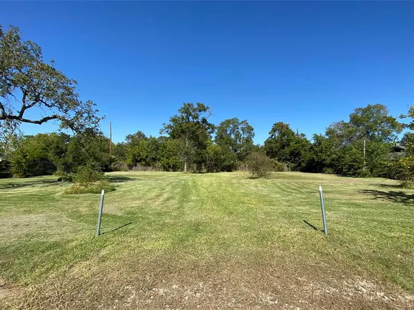 520 Shore Acres Blvd, Shoreacres, TX 77571