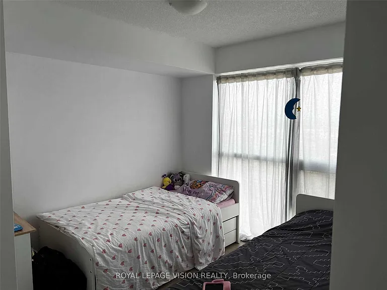 30 Meadowglen Pl #2207 — Photo 16