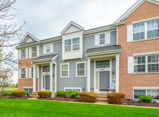 898 Clover Ln, Hampshire, IL 60140