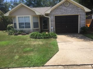 220 Parkwood Cir, Niceville, FL 32578