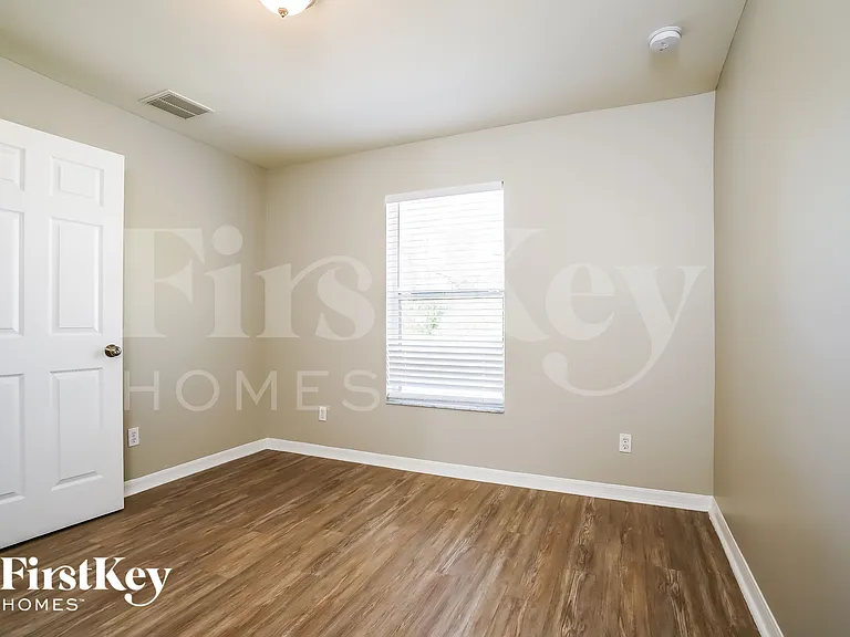 2023 Grayson Ave — Photo 10