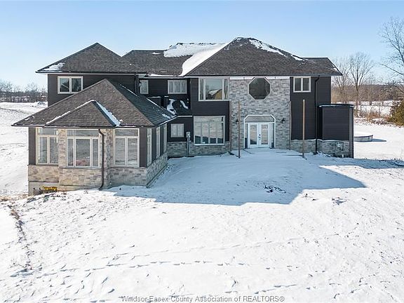 2nd image of 856 Talbot Rd