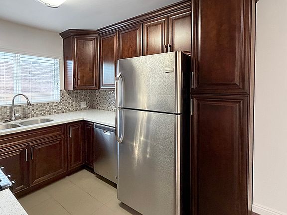 5th image of 1142 N Fuller Ave APT 3