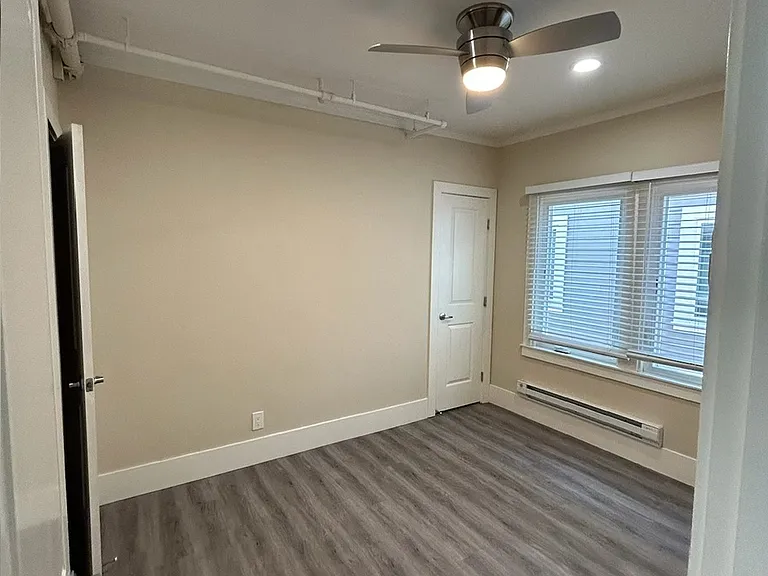 100-150 Duane Street — Photo 5