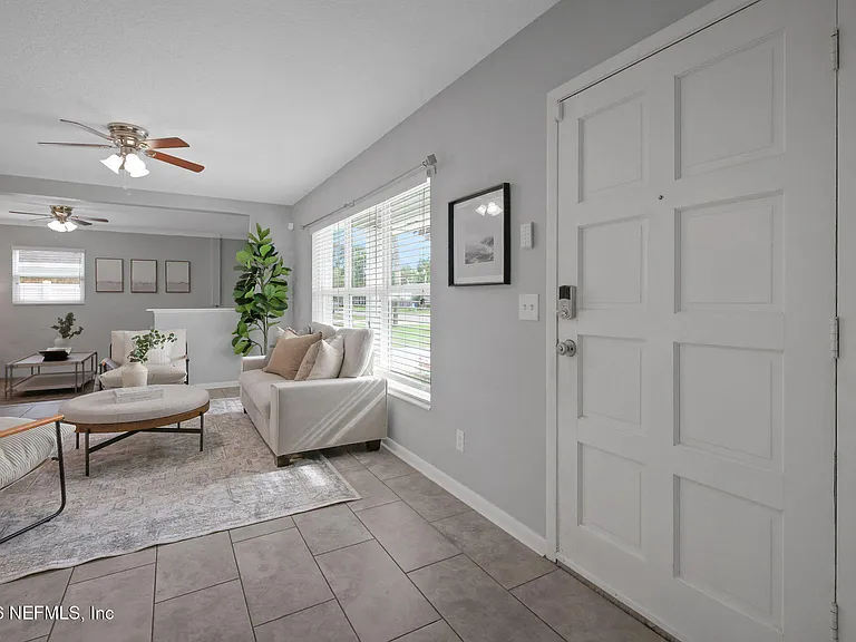 42 Dolphin Blvd — Photo 5