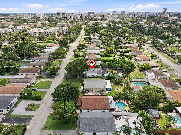 5th image of 450 SW 1st St