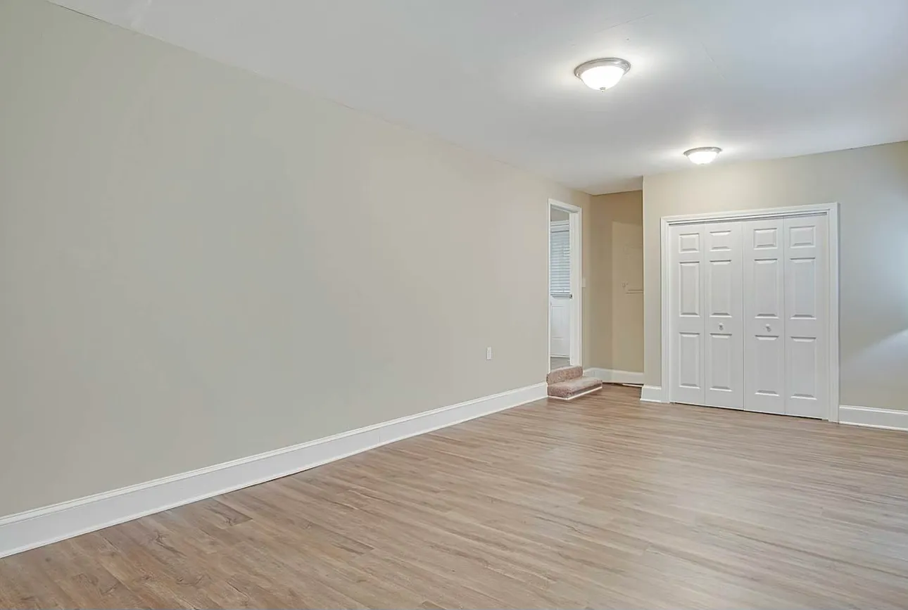 3 bed, 1260 sqft, $1,849 — Photo 2