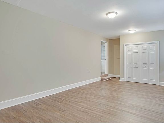 2nd image of 1678 Camperdown Cir