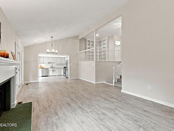 4th image of 1003 Hardwick Dr