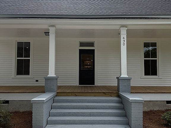 3rd image of 430 3rd Ave