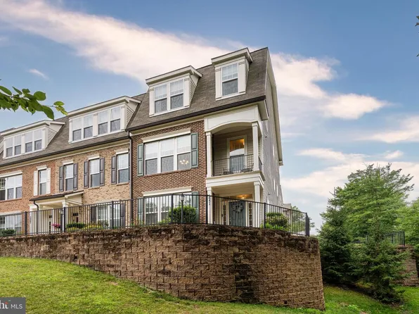 5951 Clapton Ct, Alexandria, VA 22310