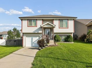 8538 Sheffield St, Omaha, NE 68122