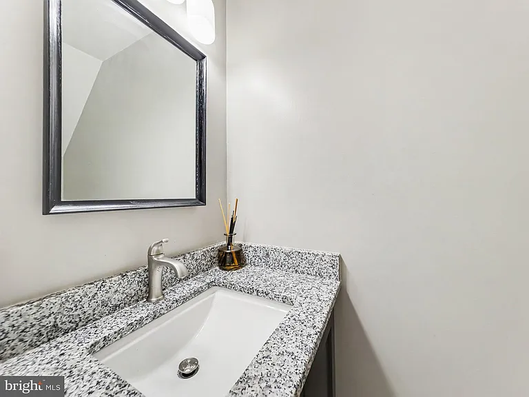 13849 Constitution Ct — Photo 17