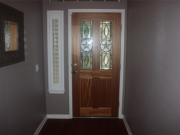 4th image of 1005 Daviot Dr