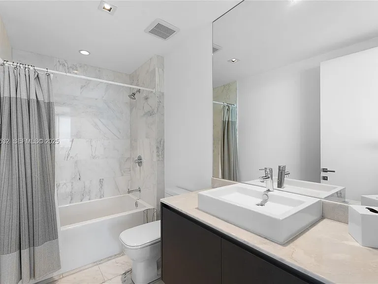 1451 Brickell Ave #4002 — Photo 6