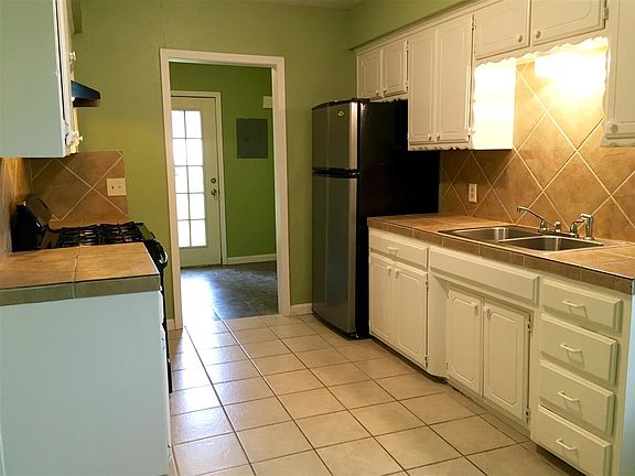 5th image of 715 N 13th Ave