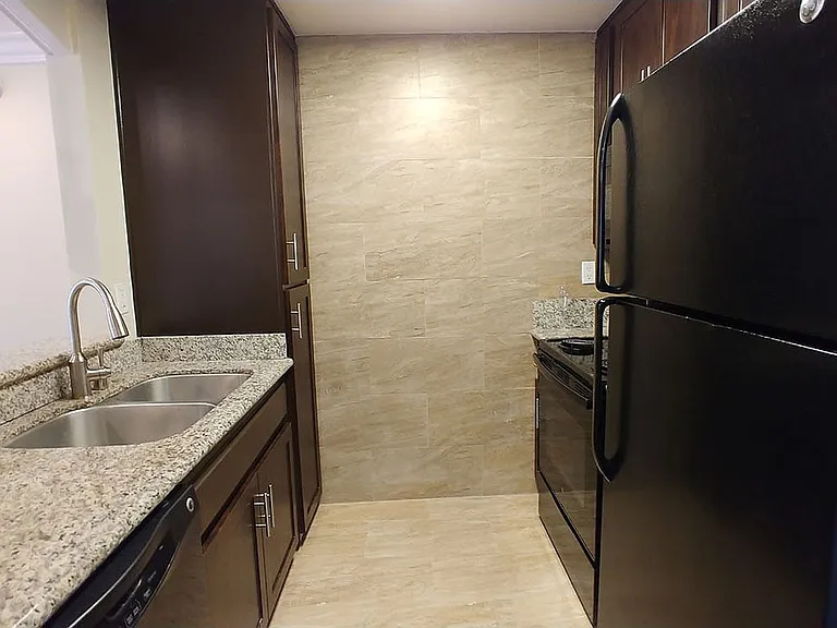 Villa De Adel Apts — Photo 96