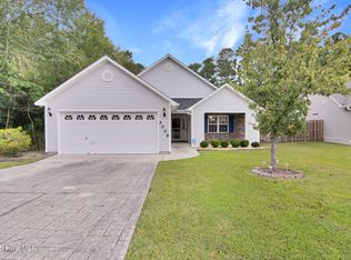 2009 W T Whitehead Dr, Jacksonville, NC 28546