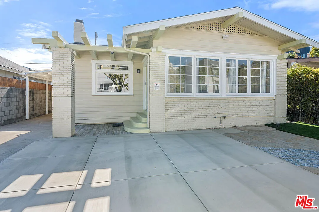 4 bed, 2.0 bath, 1610 sqft, $6,375 — Photo 1