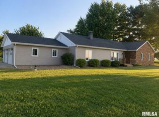 17455 N County Line Rd, Virden, IL 62690