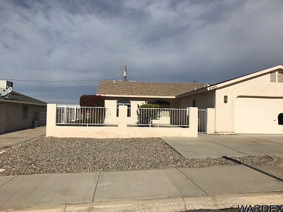 2nd image of 2545 Palisades Dr