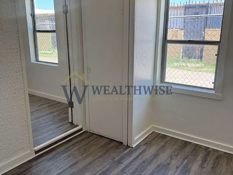 19 W Michigan Dr #A — Photo 12