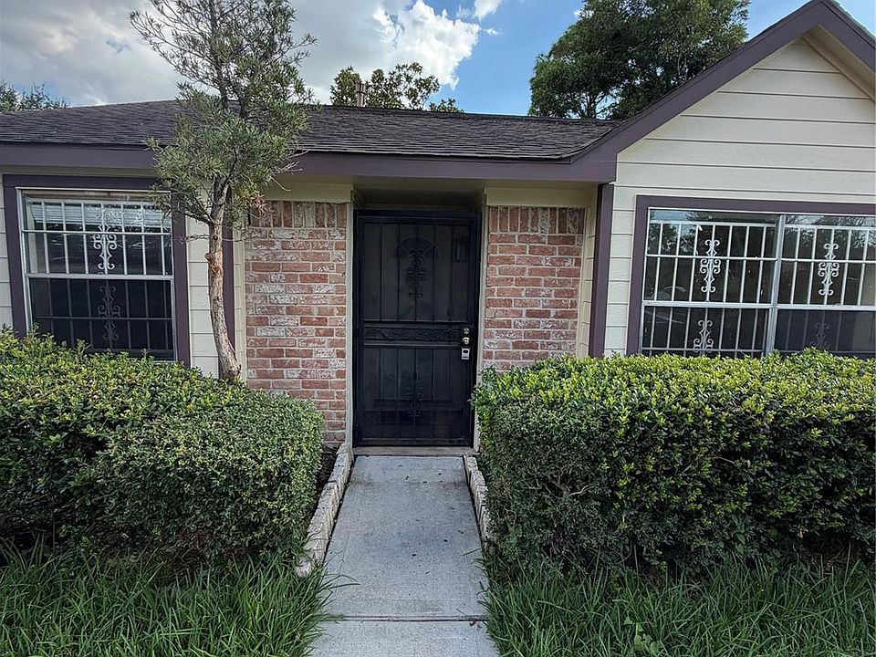 1st image of 11419 Sharpcrest St