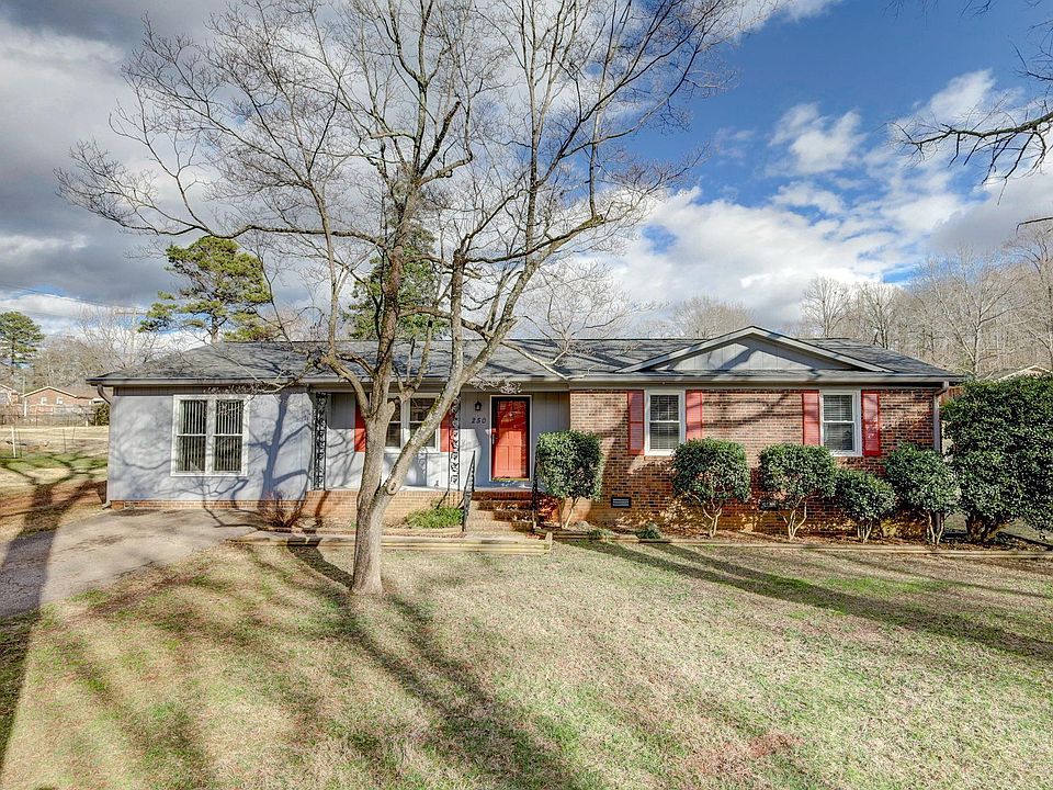 1st image of 250 Fairhill Dr