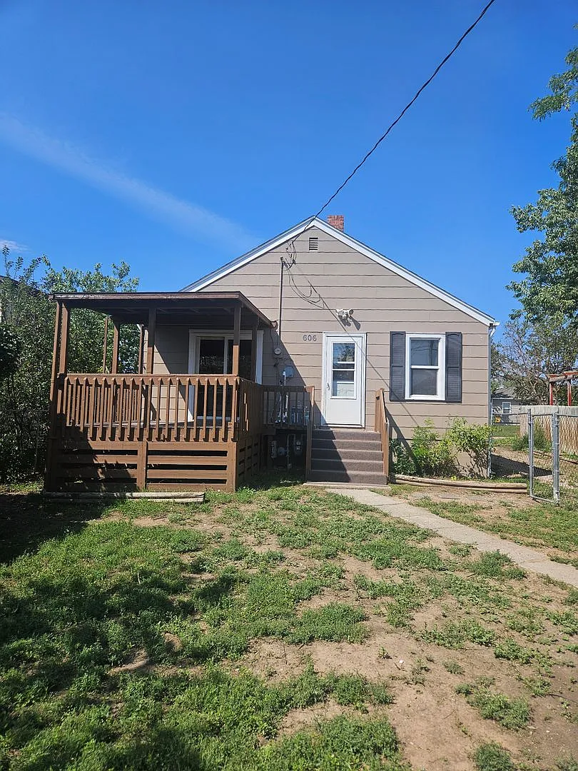 4 Bed | 2 Bath | Home | North Rapid — Photo 1