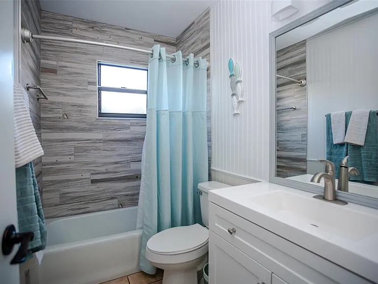 2719 Forest Knoll Dr — Photo 15