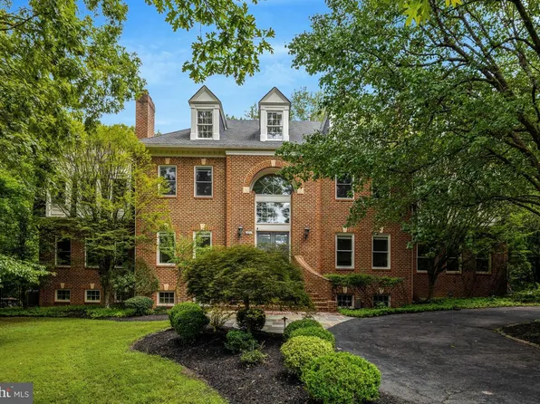 501 Seneca Green Way, Great Falls, VA 22066