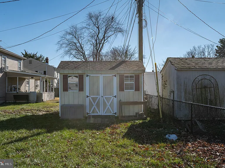 312 N Hammonds Ferry Rd — Photo 8