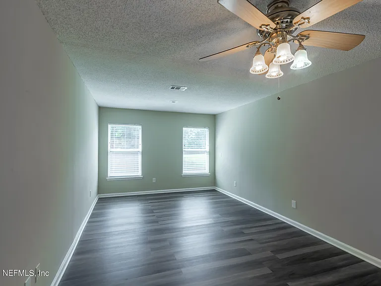 1736 Daytona Ln — Photo 18