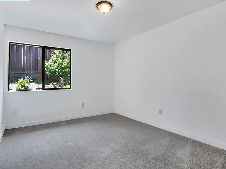 2200 Forsythia Way — Photo 15