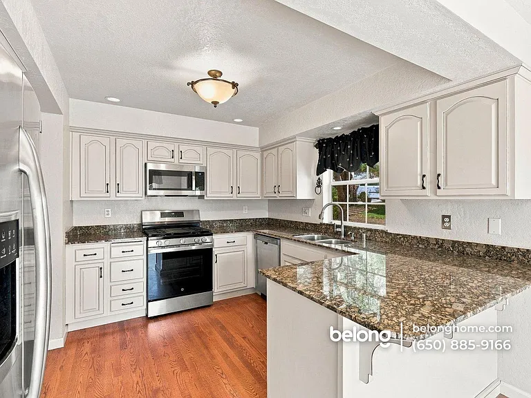 812 Isbel Ct — Photo 15