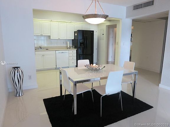 5th image of 19370 Collins Ave APT 414