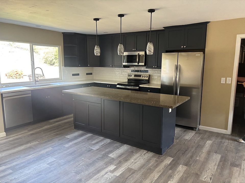 1st image of 2097 Essenay Ave