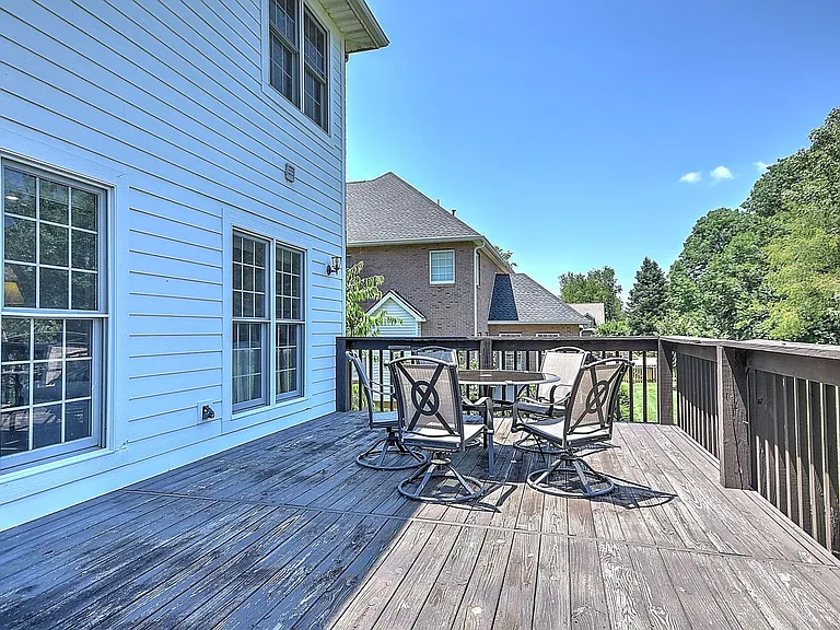 9 Wayland Ct — Photo 41