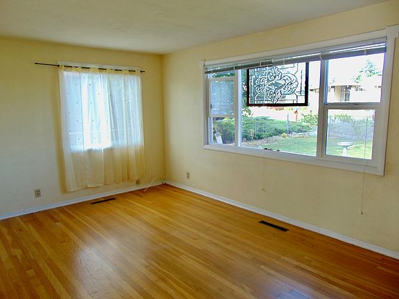 3rd image of 430 N Sunnyside Ave