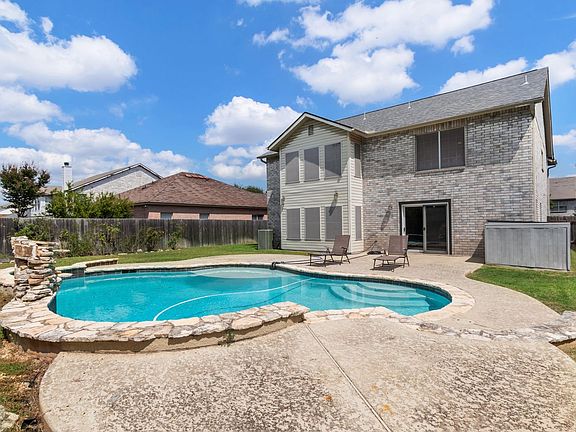 3rd image of 1117 Del Roy Dr
