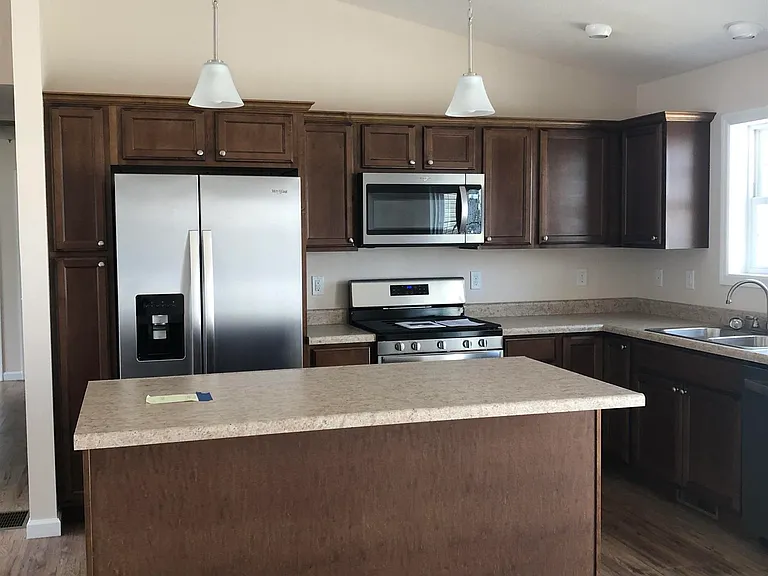 40 Summers Ridge Rd — Photo 2