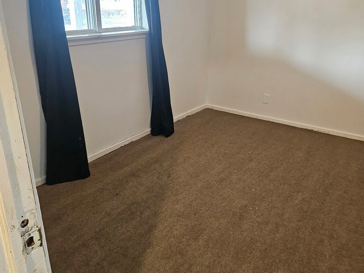3 bed, 1200 sqft, $1,400 — Photo 4