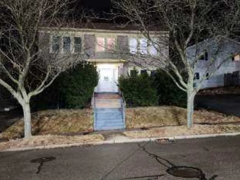 87 S Washington St — Photo 10