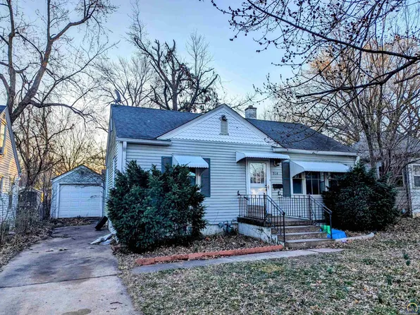 914 SW Randolph Ave, Topeka, KS 66606