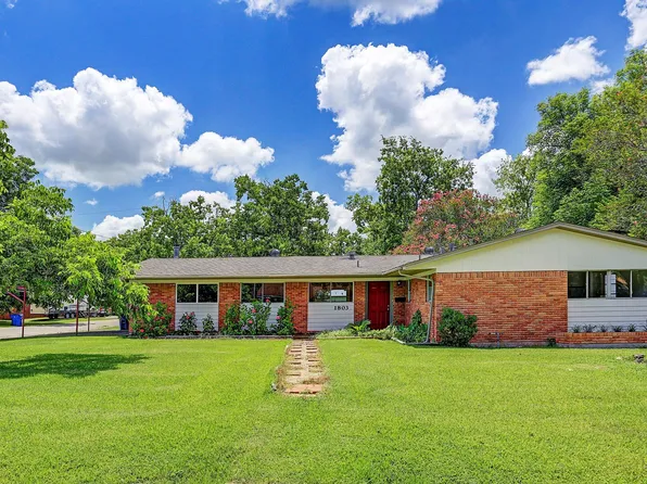 1803 Jones St, Rosenberg, TX 77471